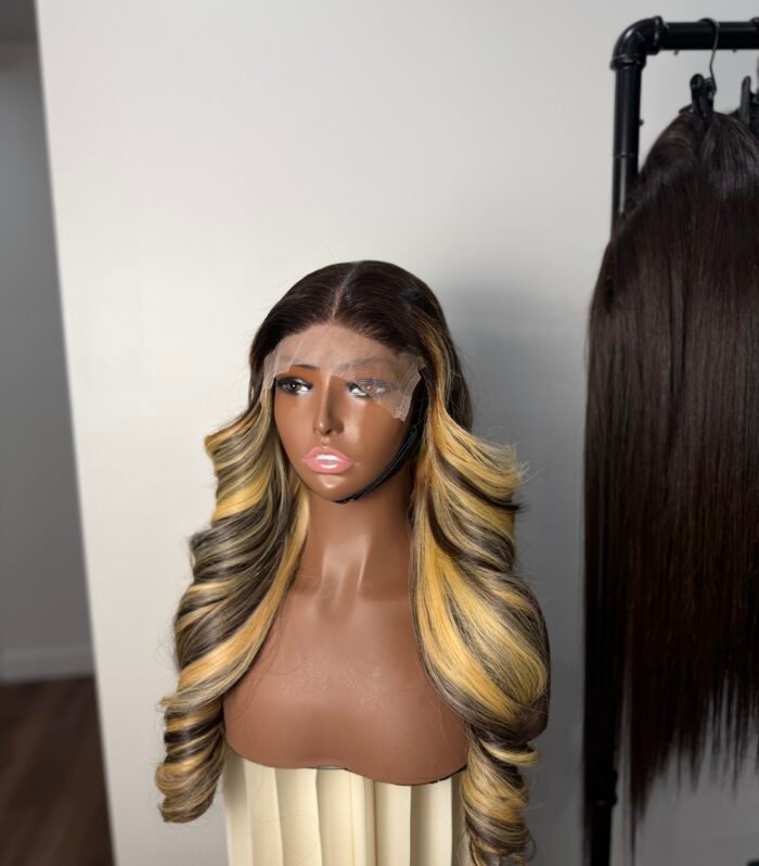 Body wavy Curls- Blonde/Brown Highlights